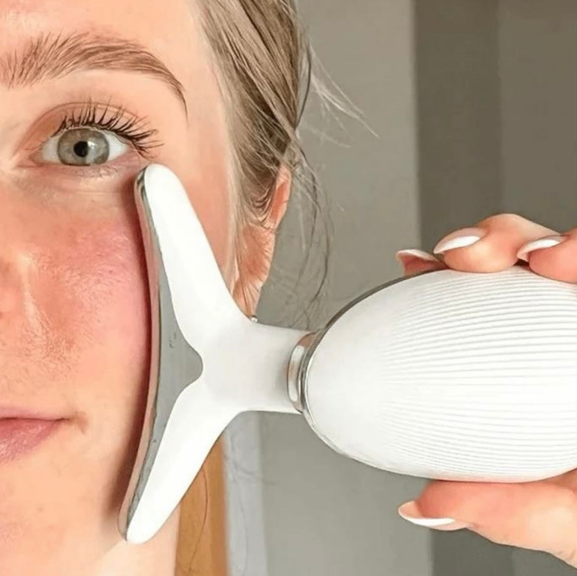 SkinTech Face-Lifting Device™ - Skin Glam Tech™